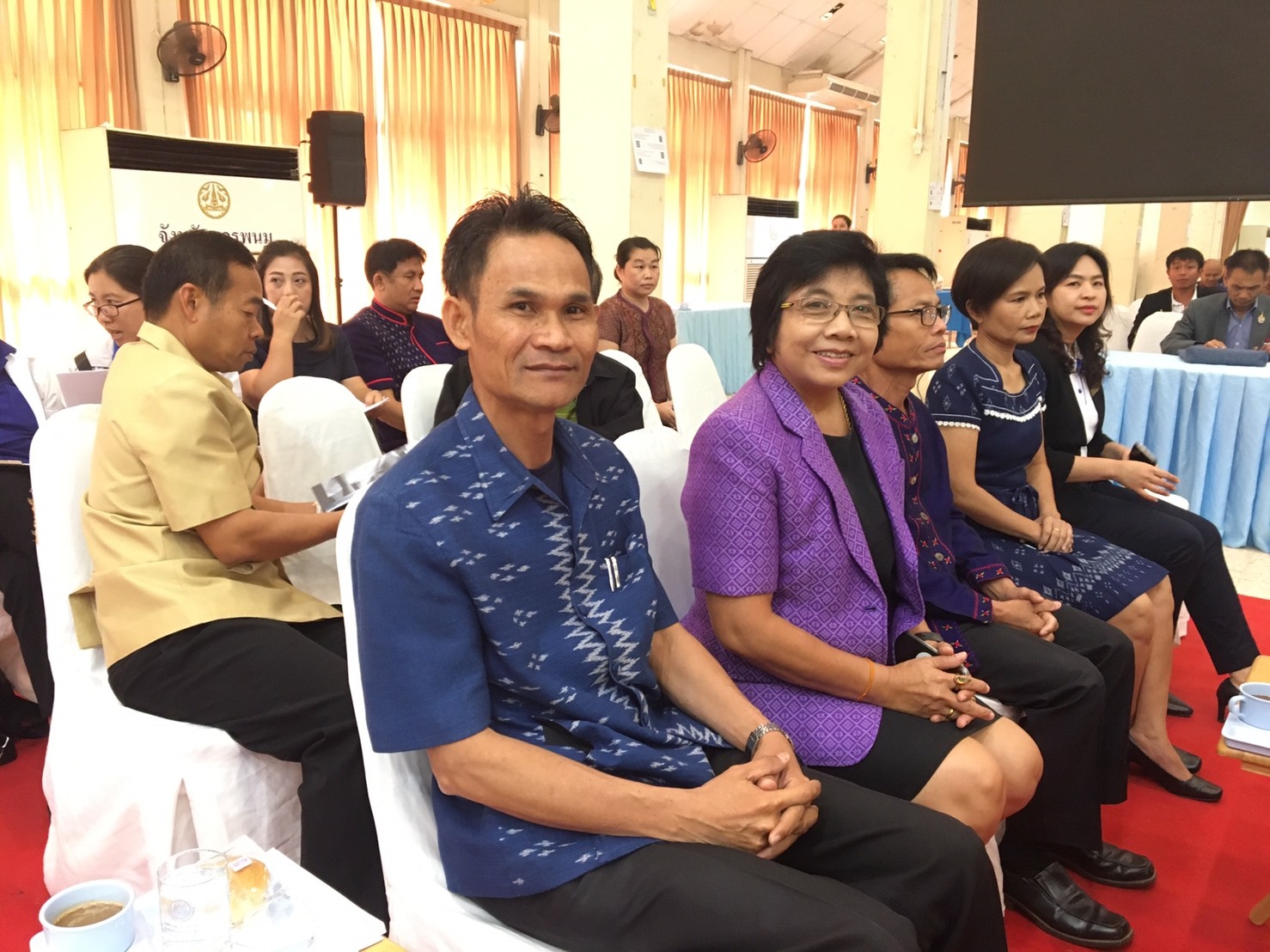 ?พช.นครพนม ร่วมประชุมชี้แจง โรงเรียนและครูแนะแนวตามโครงการเพิ่มทักษะด้านอาชีพแก่นักเรียนยากจนที่ไม่ได้เรียนต่อหลังจากจบการศึกษาภาคบังคับ