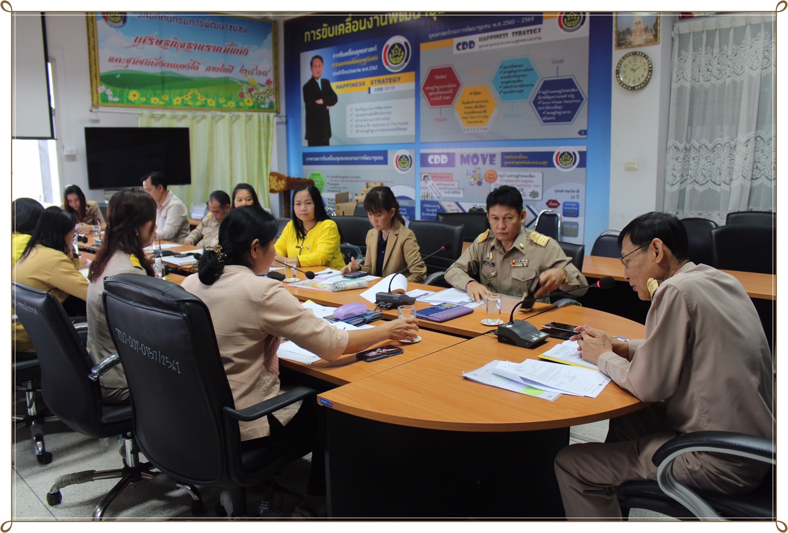 ประชุมเชิงปฏิบัติการหนุนเสริมอาชีพครัวเรือนลดความเหลื่อมล้ำทางสังคม เพื่อเตรียมความพร้อมการดำเนินงาน ในปี 2563