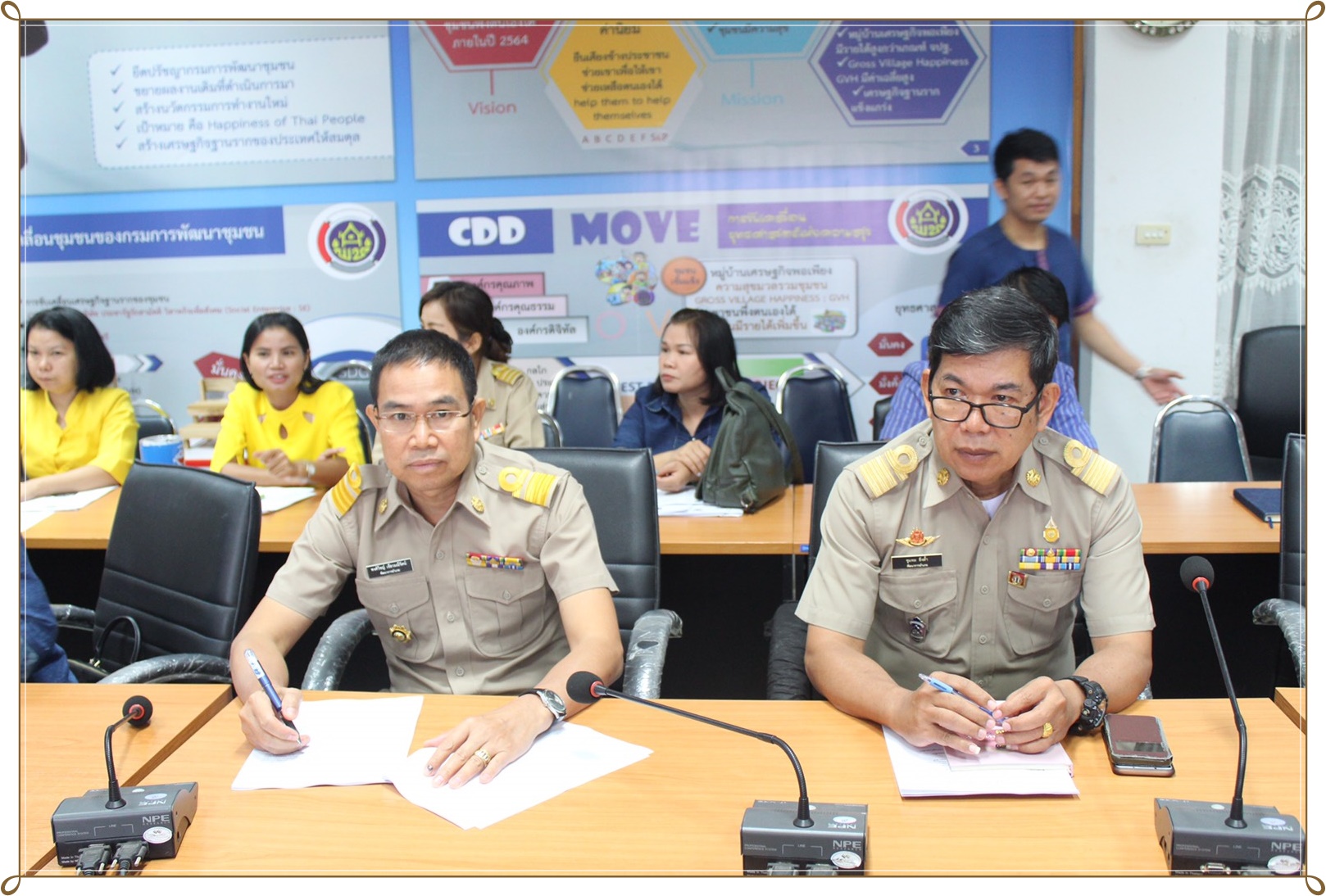 (18-11-62) พช.นครพนม ร่วมประชุม Morning Brief กรมการพัฒนาชุมชน ผ่านระบบ TV พช.