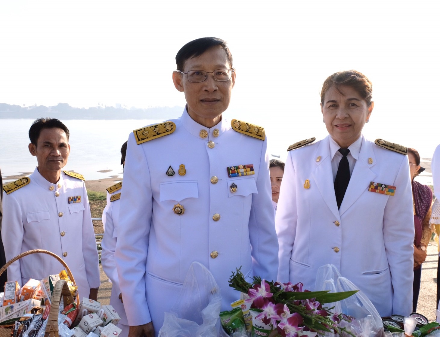 5 ธ.ค. 2562 พช.นครพนม –>ร่วมทำบุญตักบาตร “วันพ่อแห่งชาติ 5 ธันวาคม”
