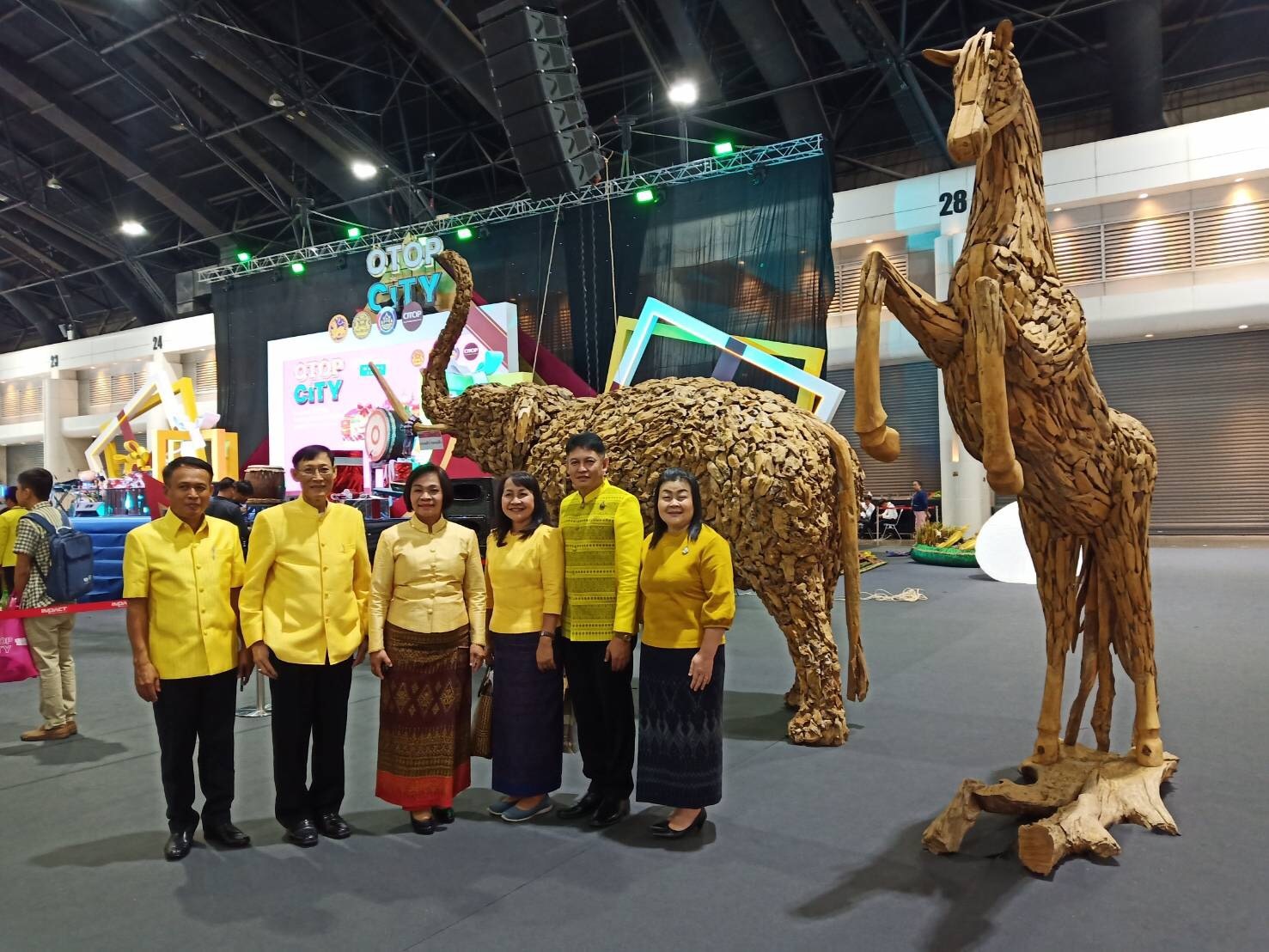 16 ธ.ค. 2562 พช.นครพนม ร่วมพิธีเปิดงาน OTOP City 2019
