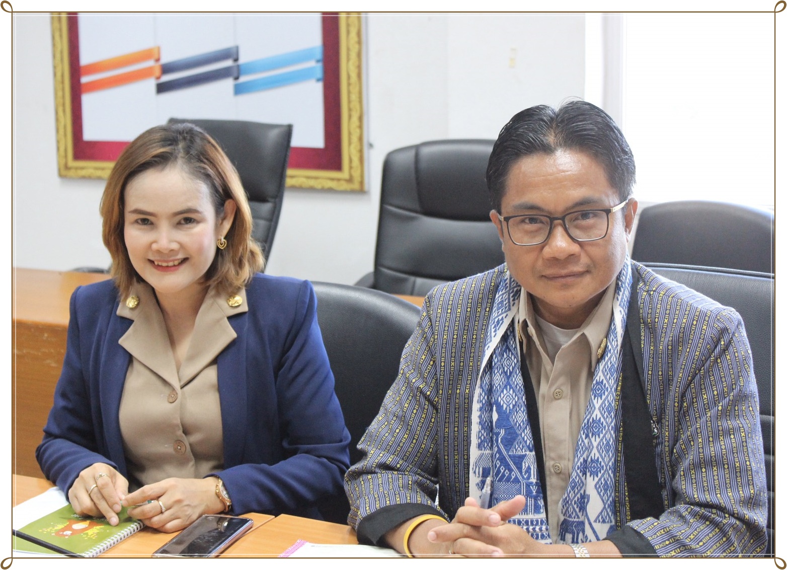2 ธ.ค. 2562 พช.นครพนม ประชุมเตรียมความพร้อม MOU “สืบสาน อนุรักษ์ศิลป์ผ้าถิ่นไทย ดำรงไว้ในแผ่นดิน” 2 ธ.ค. 2562 เวลา 10.00 น. ห้องประชุมสำนักงานพัฒนาชุมชนจังหวัดนครพนม ศาลากลางจังหวัดนครพนม ชั้น 5