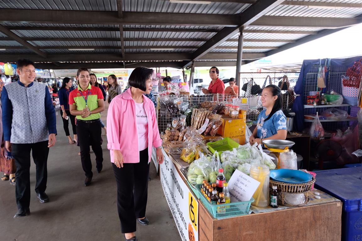 9 ก.พ. 2563 รองอธิบดีกรมการพัฒนาชุมชน ติดตามการดำเนินโครงการ “ตลาดอะเมซิ่ง ของกินของใช้ ของดีทั่วไทย”