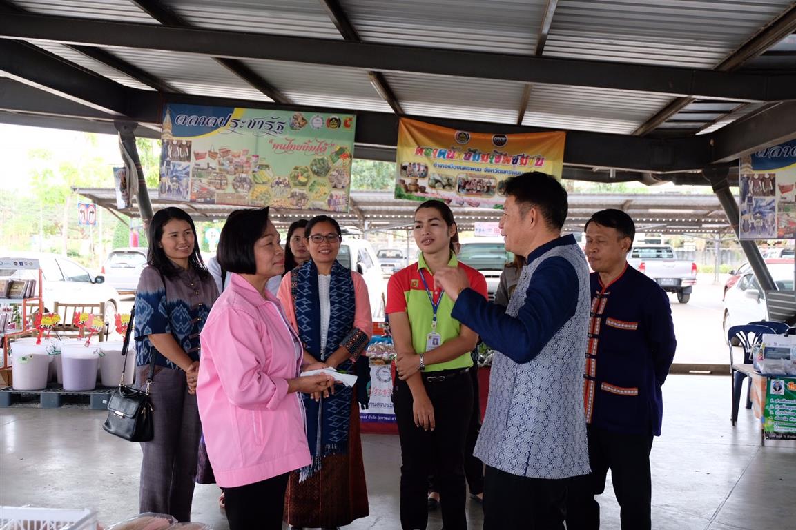 9 ก.พ. 2563 รองอธิบดีกรมการพัฒนาชุมชน ติดตามการดำเนินโครงการ “ตลาดอะเมซิ่ง ของกินของใช้ ของดีทั่วไทย”