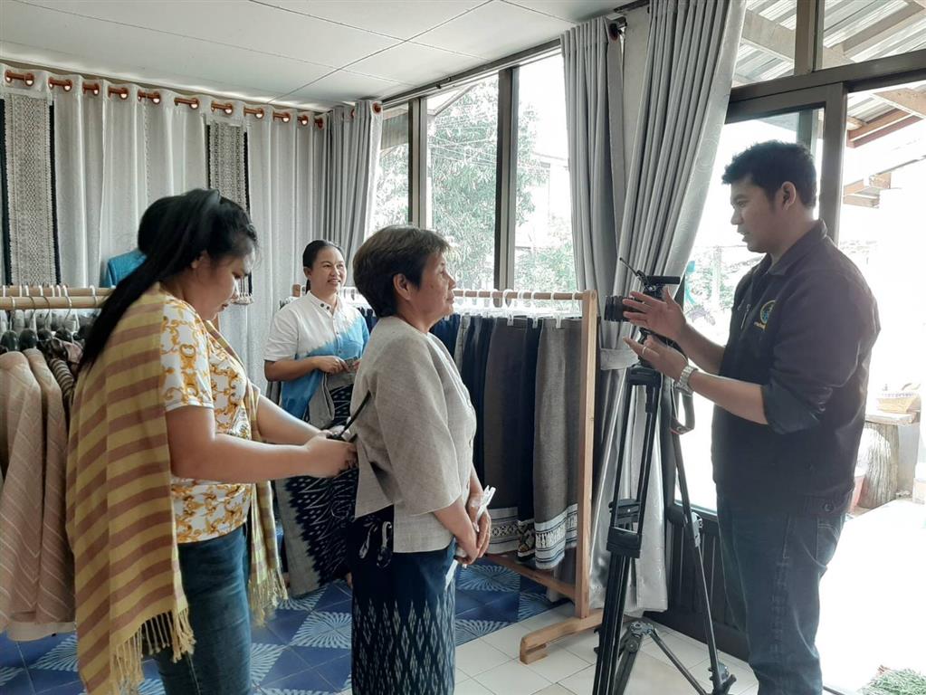 13 ก.พ. 2563 พช.นครพนม ติดตามการจัดทำสื่อประชาสัมพันธ์การดำเนินงานกองทุนพัฒนาบทบาทสตรี