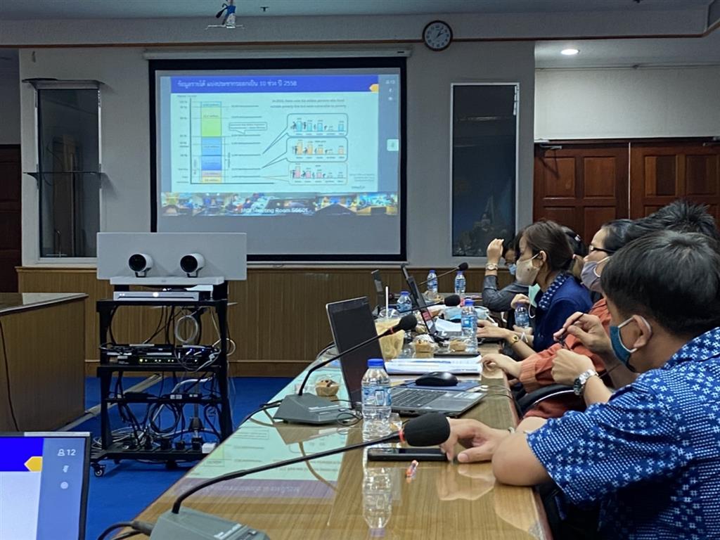 30 เม.ย. 2563 พช.นครพนม ร่วมรับฟังการประชุมสร้างความรู้ ความเข้าใจการใช้งานระบบบริหารจัดการข้อมูลการพัฒนาคนแบบชี้เป้า : TPMAP และระบบแฟ้มบ้านพัฒนาคนไทย : TPMAP Logbook