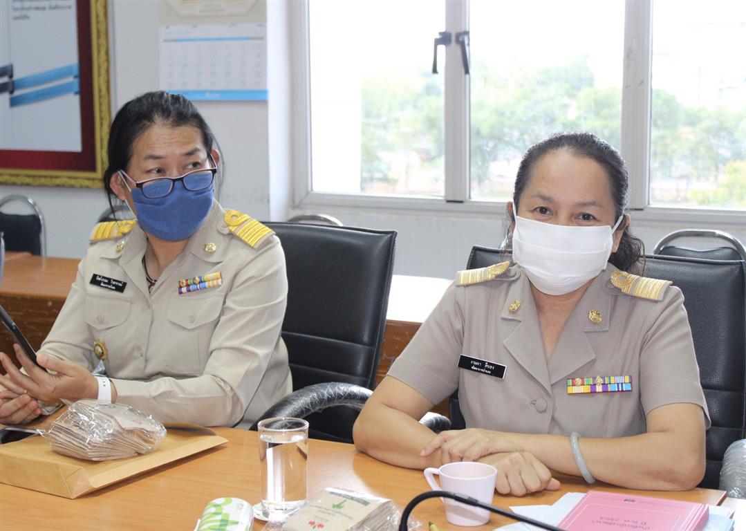 27 เม.ย. 2563 พช.นครพนม ร่วมประชุมแนวทางการดำเนินโครงการพัฒนาคุณภาพชีวิตระดับครัวเรือนแบบบูรณาการเชิงพื้นที่ และแนวทางการดำเนินงานแผนขับเคลื่อนปฏิบัติการ 90 วัน “ปลูกผักสวนครัว เพื่อสร้างความมั่นคงทางอาหาร” ผ่านระบบวีดิทัศน์ทางไกล (video conference)