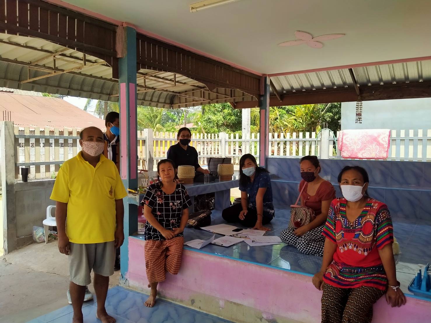 1 พ.ค. 2563 พช.นครพนม ติดตามการดำเนินงานกองทุนพัฒนาบทบาทสตรีอำเภอบ้านแพง