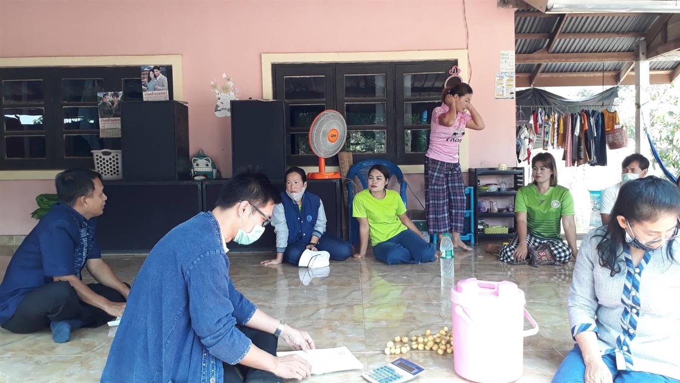 1 พ.ค. 2563 พช.นครพนม ติดตามการดำเนินงานกองทุนพัฒนาบทบาทสตรีอำเภอนาทม