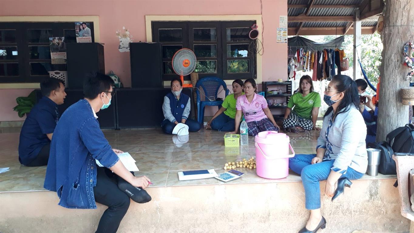 1 พ.ค. 2563 พช.นครพนม ติดตามการดำเนินงานกองทุนพัฒนาบทบาทสตรีอำเภอนาทม