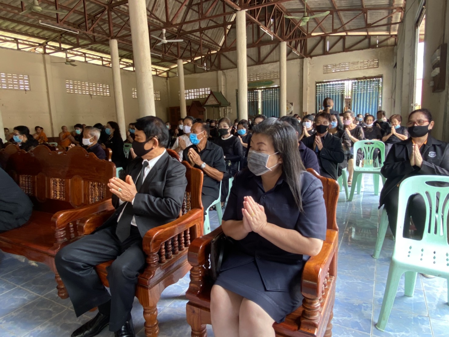 2 มิ.ย. 63 พช. นครพนม ร่วมพิธีฌาปนกิจ นายพร แก้วมณีชัย (บิดานายสุเมธ แก้วมณีชัย)