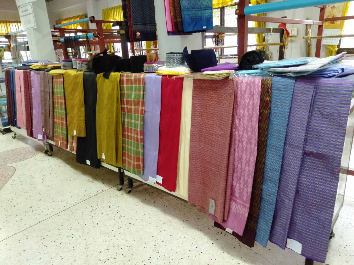 2 มิ.ย. 63 พช.นครพนม เก็บข้อมูลผลิตภัณฑ์ ส่งเสริมการขายผ่านตลาดออนไลน์