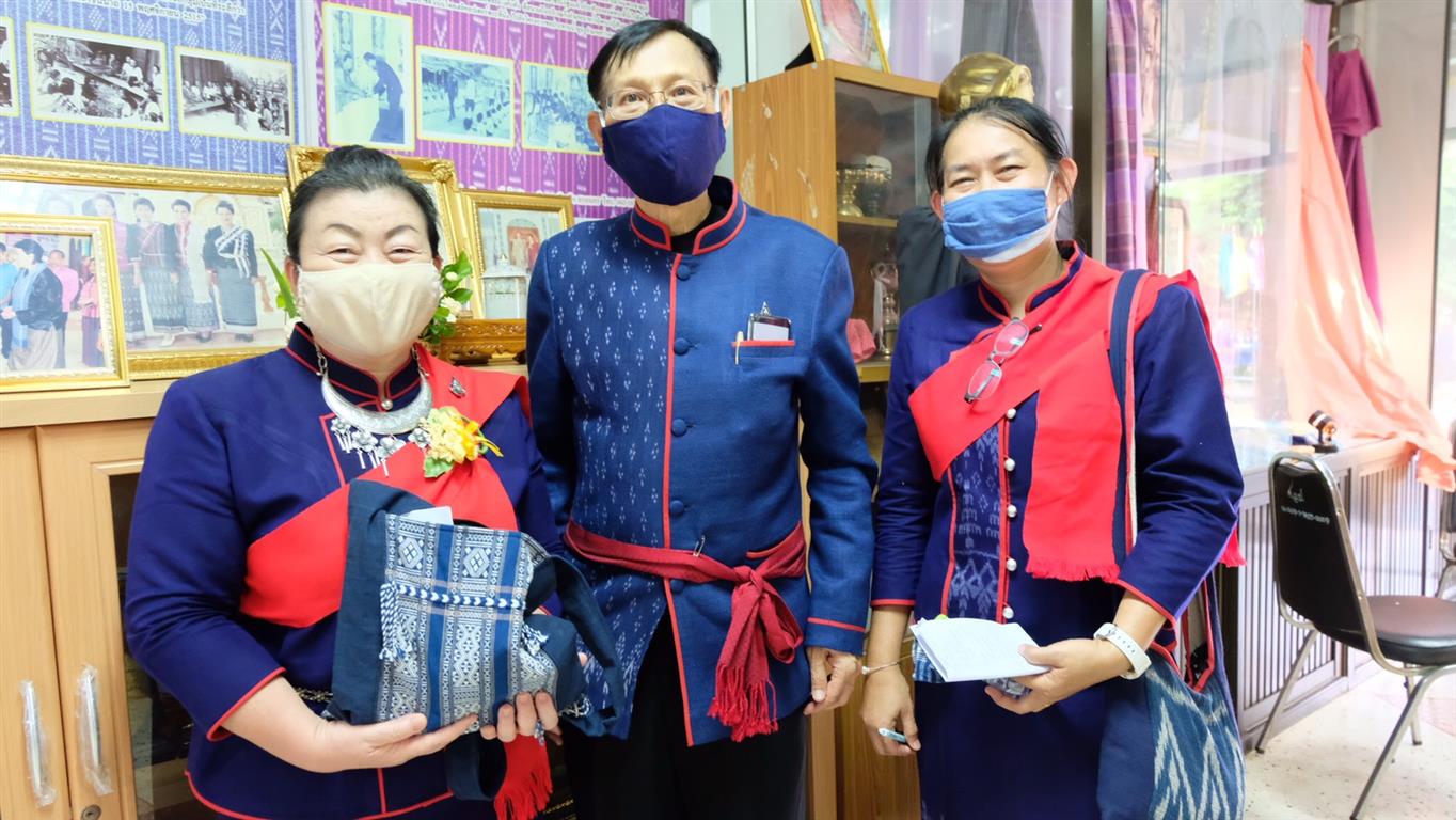 24 มิ.ย. 2563 ภาสมาคมสตรีแห่งชาติฯ ร่วมกับ กรมการพัฒนาชุมชน เดินหน้าลงพื้นที่ จังหวัดนครพนม มอบถุงยังชีพบรรเทาทุกข์ โครงการ “เติมความสุข บรรเทาความทุกข์ ด้วยการแบ่งปัน” ถวายเป็นพระราชกุศล เนื่องในวันคล้ายวันพระราชสมภพ สมเด็จพระนางเจ้าฯ พระบรมราชินี