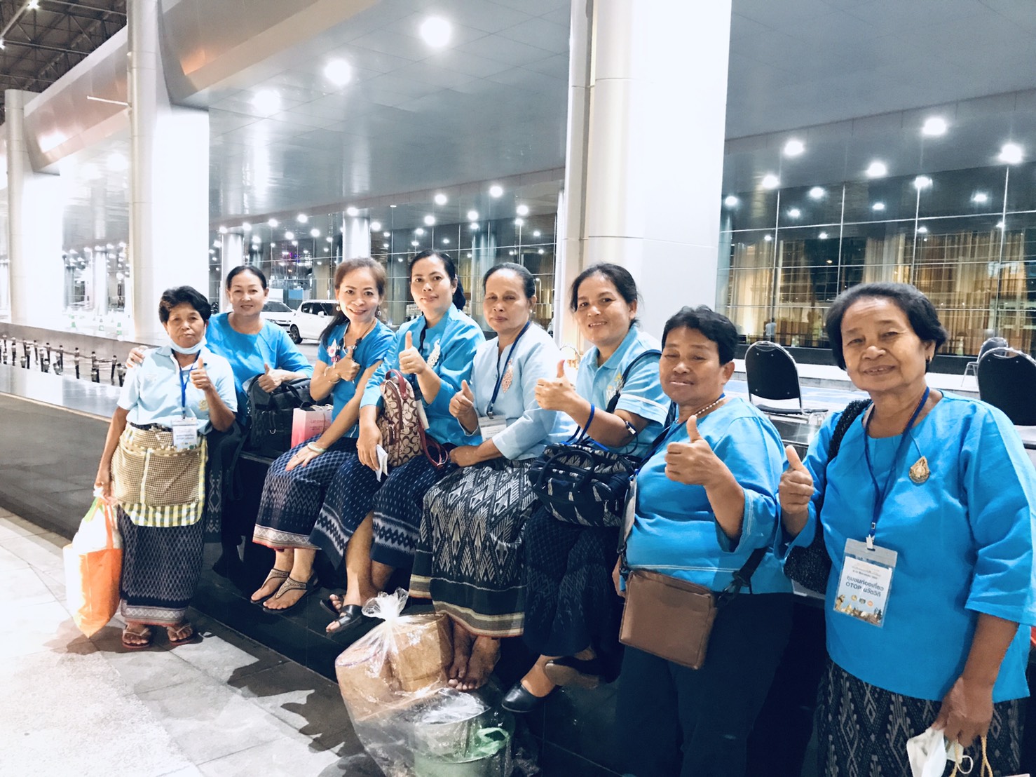 12 ส.ค. 2563 รองอธิบดีกรมการพัฒนาชุมชน เยี่ยมชม ให้กำลังใจ ผู้ประกอบการชุมชนท่องเที่ยว OTOP นวัตวิถี บ้านนาหว้า นครพนม