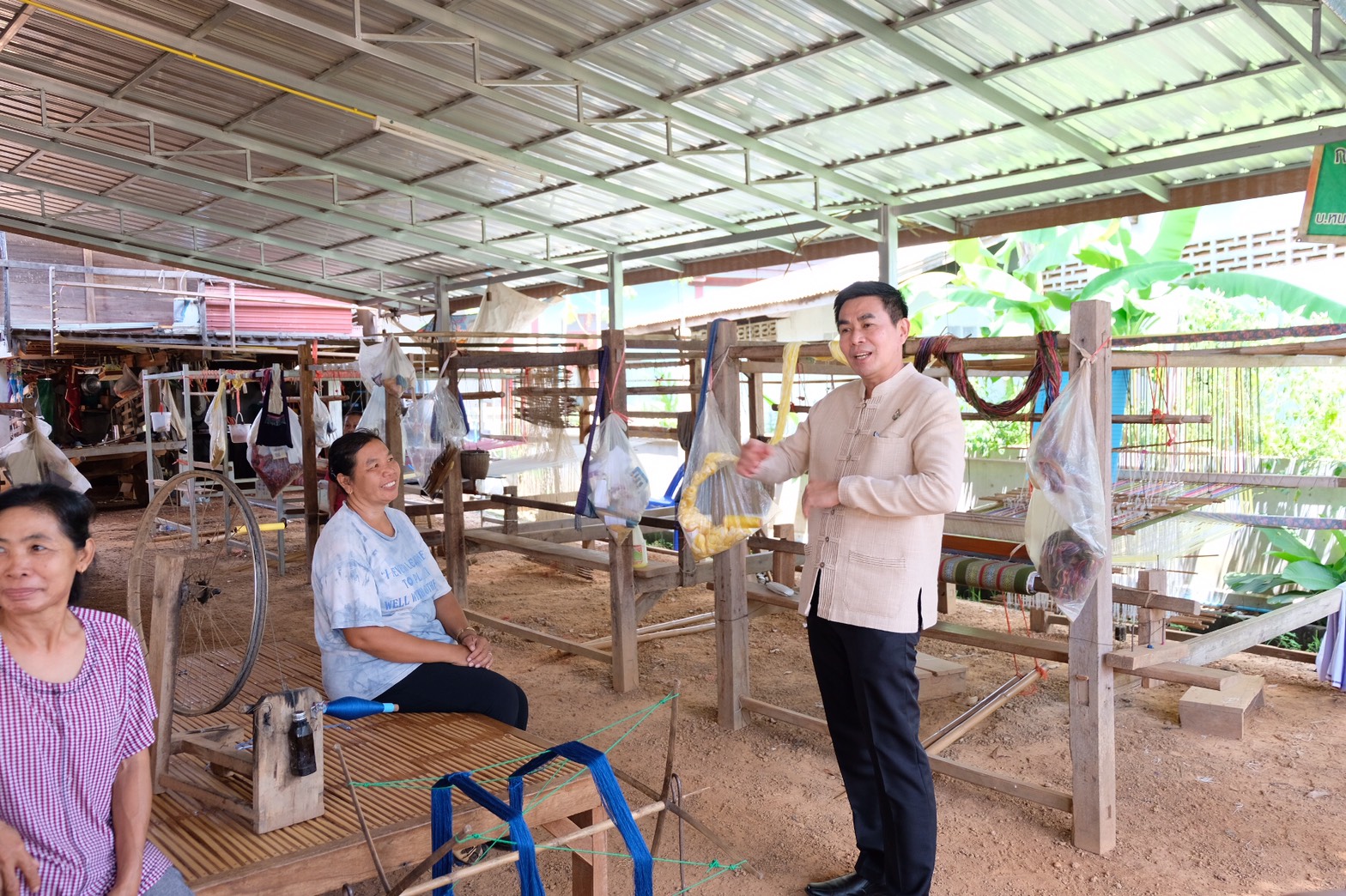 11 ก.ย. 2563 ผู้ตรวจราชการกรมการพัฒนาชุมชน ติดตามการดำเนินงาน “โคก หนอง นา โมเดล”