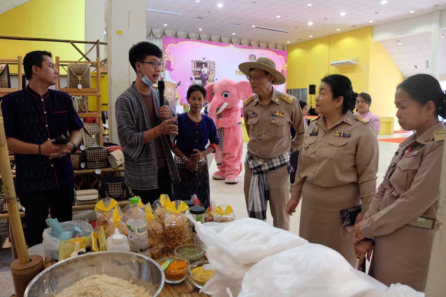 24 ก.ย. 2563 พช.นครพนม จัดกิจกรรม “มหกรรมรวมพลังคนดีแห่งแผ่นดิน” ประจำปี 2563 จังหวัดนครพนม
