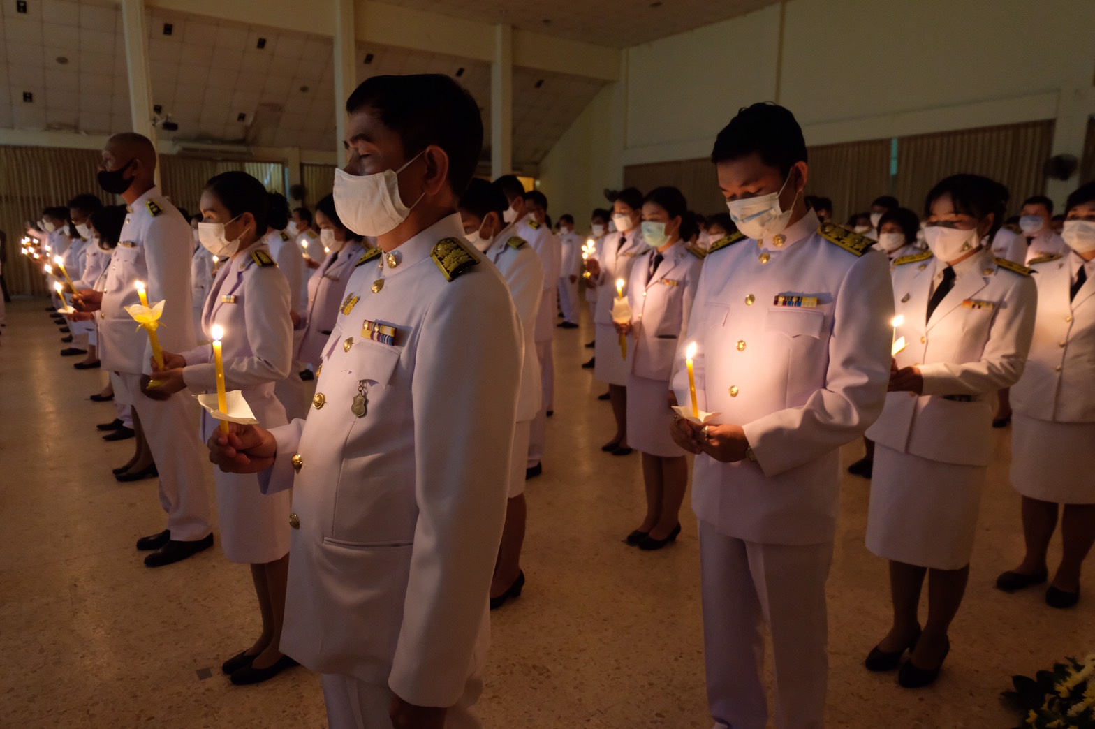 13 ต.ค. 2563 พช.นครพนม ร่วมพิธีจุดเทียนเพื่อน้อมรำลึกในพระมหากรุณาธิคุณพระบาทสมเด็จพระบรมชนกาธิเบศร มหาภูมิพลอดุลยเดชมหาราช บรมนาถบพิตร