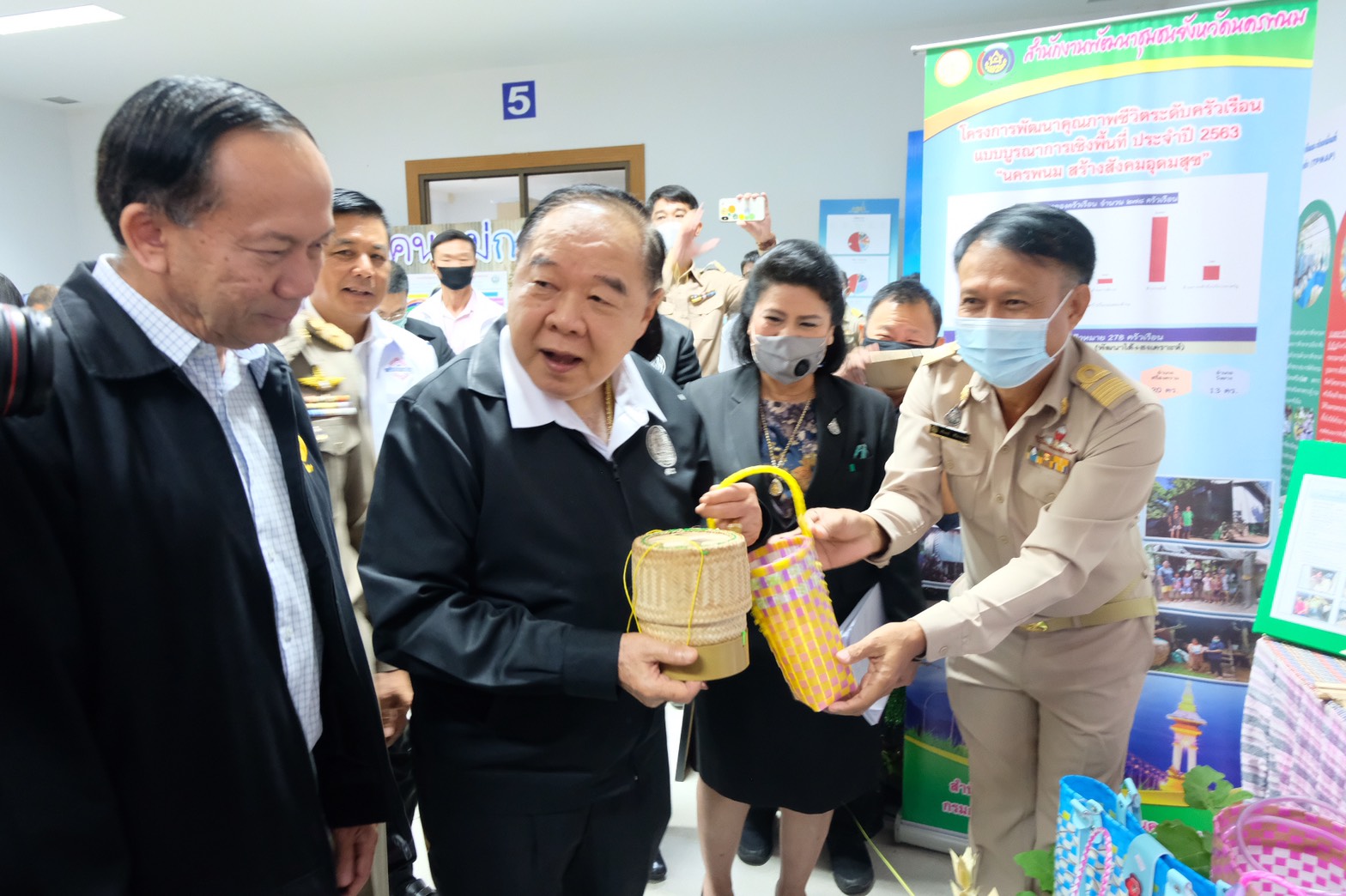 9 ต.ค. 2563 พช.นครพนม ร่วมประชุมชี้แจงดำเนินการแก้ไขปัญหาความยากจนและความเหลื่อมล้ำในระดับพื้นที่ โดยใช้ระบบบริหารจัดการข้อมูลการพัฒนาคนแบบชี้เป้า