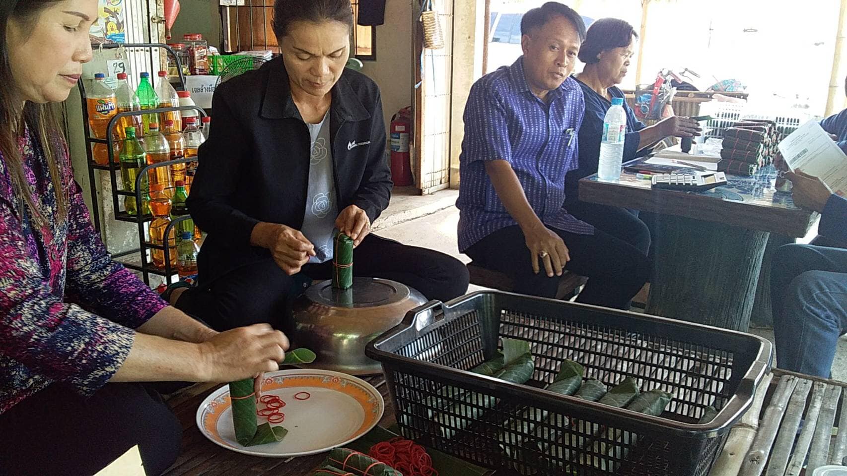 6 พ.ย. 2563 สำนักงานเลขานุการคณะอนุกรรมการบริหารกองทุนพัฒนาบทบาทสตรีระดับจังหวัด จังหวัดนครพนม ติดตาม การดำเนินงานเงินทุนหมุนเวียนกลุ่มอาชีพ ในพื้นที่อำเภอบ้านแพง จังหวัดนครพนม