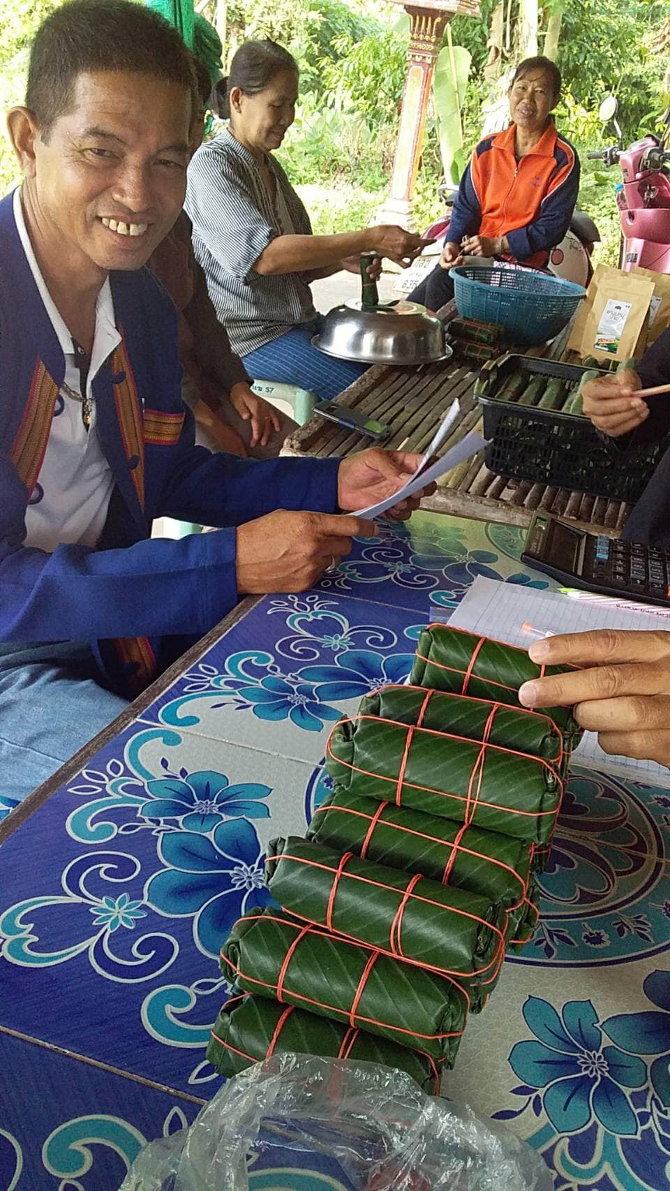 6 พ.ย. 2563 สำนักงานเลขานุการคณะอนุกรรมการบริหารกองทุนพัฒนาบทบาทสตรีระดับจังหวัด จังหวัดนครพนม ติดตาม การดำเนินงานเงินทุนหมุนเวียนกลุ่มอาชีพ ในพื้นที่อำเภอบ้านแพง จังหวัดนครพนม