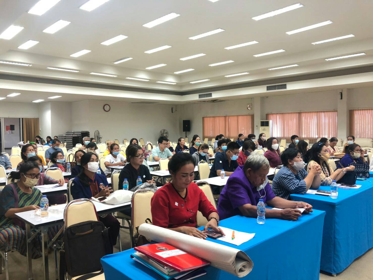 25 พ.ย. 2563 ประชุมชี้เเจงการคัดเลือกผู้ผลิต ผู้ประกอบการ OTOP ร่วมจัดเเสดงเเละจำหน่ายผลิตภัณฑ์ OTOP ในงาน OTOP City 2020