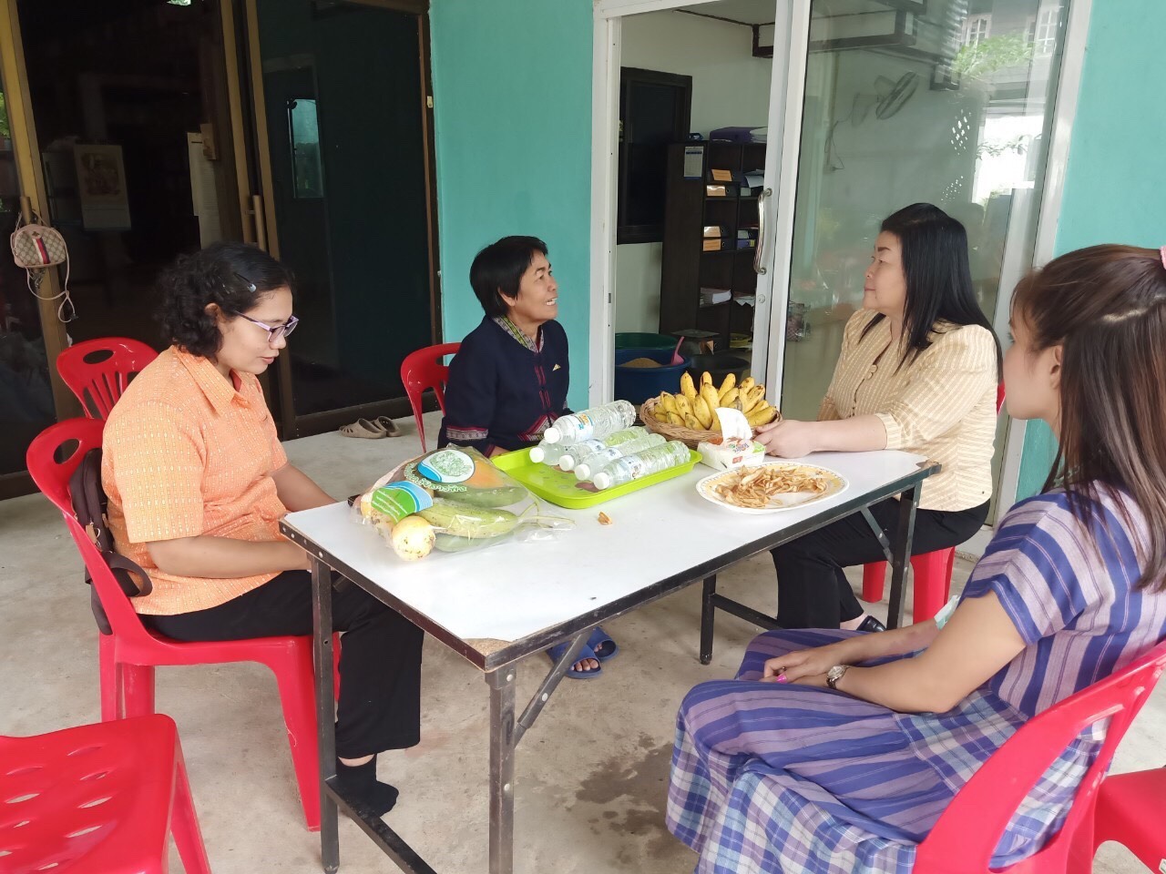 3 พ.ย. 2563 พช.นครพนม ติดตาม สนับสนุนการดำเนินงานกลุ่มผู้ผลิต ผู้ประกอบการ OTOP ในพื้นที่อำเภอนาแก และอำเภอธาตุพนม จังหวัดนครพนม