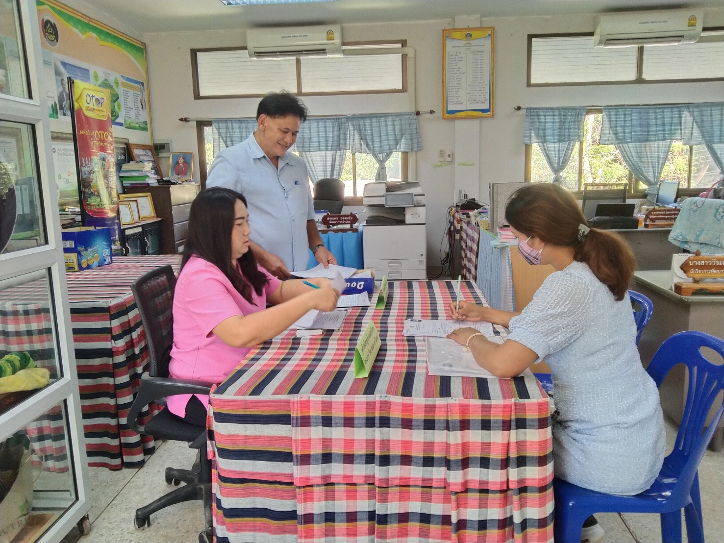 18 พ.ย. 2563 รายงานผลการรับสมัครลูกจ้างเหมาบริการ ปฏิบัติภารกิจตามโครงการพัฒนาพื้นที่ต้นแบบการพัฒนาคุณภาพชีวิตตามหลักทฤษฎีใหม่ ประยุกต์สู่ “โคก หนอง นา โมเดล” จังหวัดนครพนม
