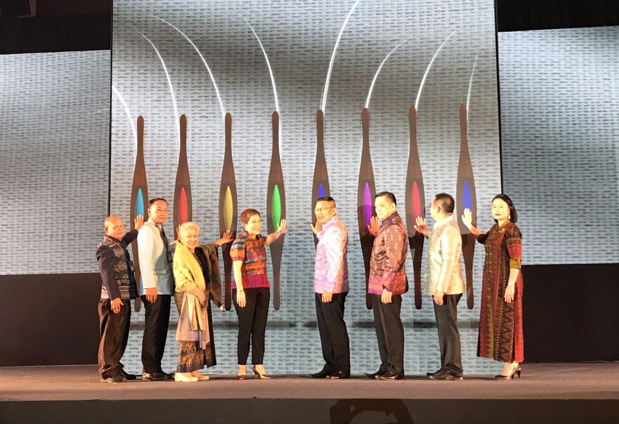 27 พ.ย. 2563 นครพนม ร่วมงานประชุมนานาชาติ เส้นทางไหม สู่อุตสาหกรรมไมซ์ 2020 (ไหมไมซ์) THE SILK ROAD OF ISAN MICE