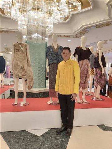 พช.นครพนม ร่วมพิธีงานกาล่าไนท์ ตามโครงการสืบสานภูมิปัญญา OTOP ผ้าไทย และเผยแพร่อัตลักษณ์ผ้าแห่งสยาม