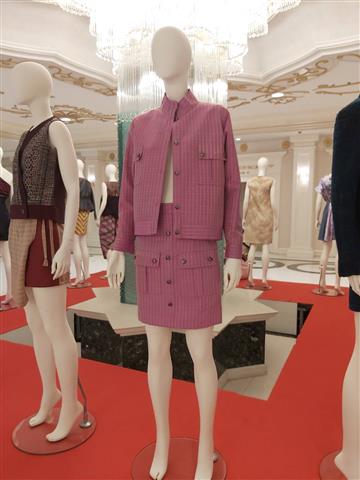 พช.นครพนม ร่วมพิธีงานกาล่าไนท์ ตามโครงการสืบสานภูมิปัญญา OTOP ผ้าไทย และเผยแพร่อัตลักษณ์ผ้าแห่งสยาม