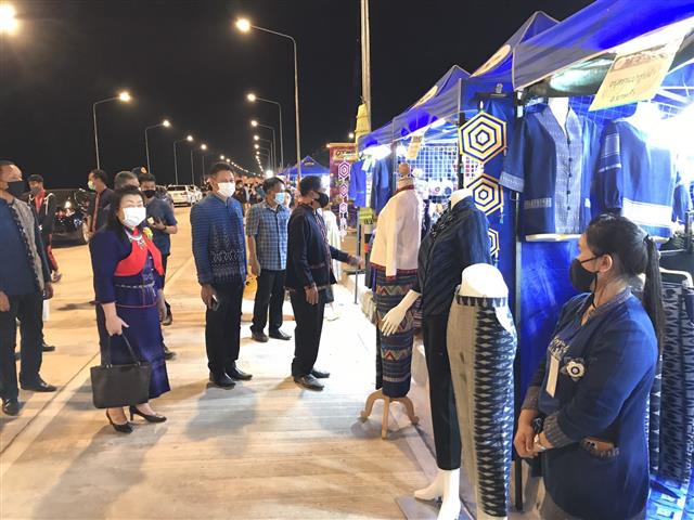 พช.นครพนม ร่วมเยี่ยมชมกิจกรรมส่งเสริมการท่องเที่ยววัฒนธรรม”รวมชนเผ่าไทนคร 8 ชนเผ่า 2 เชื้อชาติ”