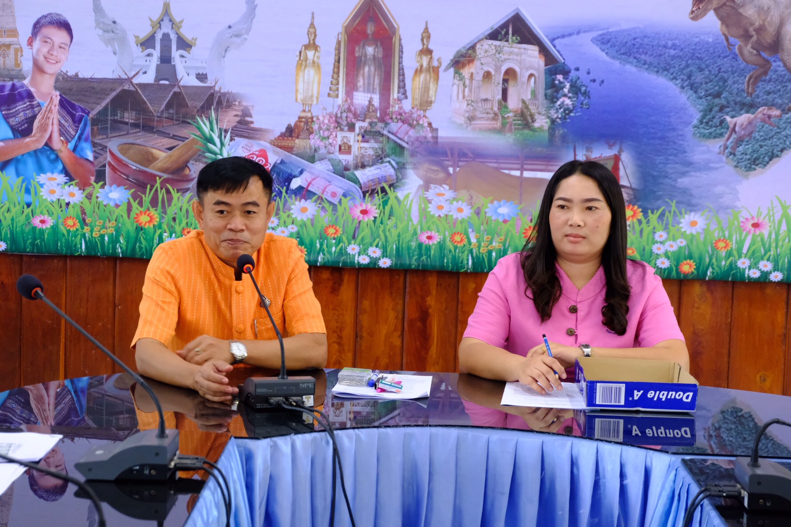1 ธ.ค. 2563 พช.นครพนม ติดตามการทำบันทึกข้อตกลงจ้างเหมาบริการ “โคก หนอง นา โมเดล”