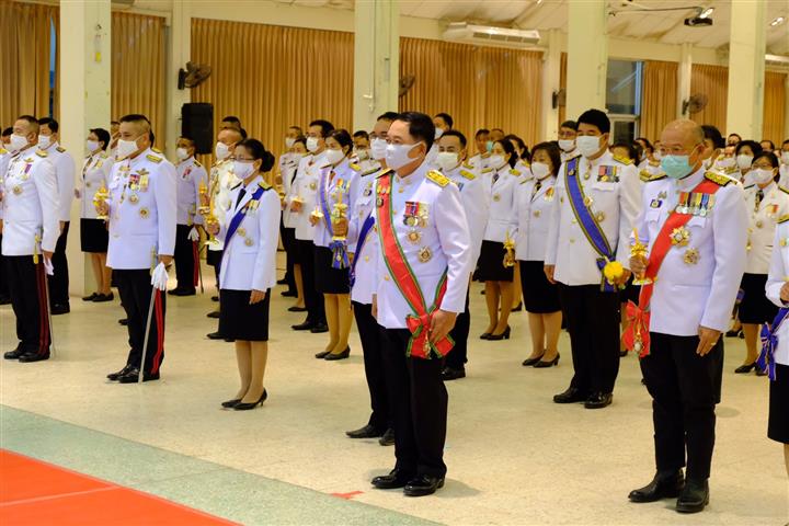 พช.นครพนม ร่วมพิธีจุดเทียนเพื่อสดุดีพระเกียรติคุณและน้อมรำลึกในพระมหากรุณาธิคุณ เนื่องในวันคล้ายวันพระราชสมภพ พระบาทสมเด็จพระบรมชนกาธิเบศร มหาภูมิพลอดุลยเดชมหาราช บรมนาถบพิตรวันชาติ วันชาติและวันพ่อแห่งชาติ ประจำปี 2563