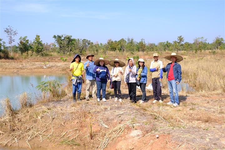 พช.นครพนม เตรียมความพร้อมสถานที่ฝึกอบรมครัวเรือน/ลูกจ้างเหมาบริการ “โคก หนอง นา โมเดล”