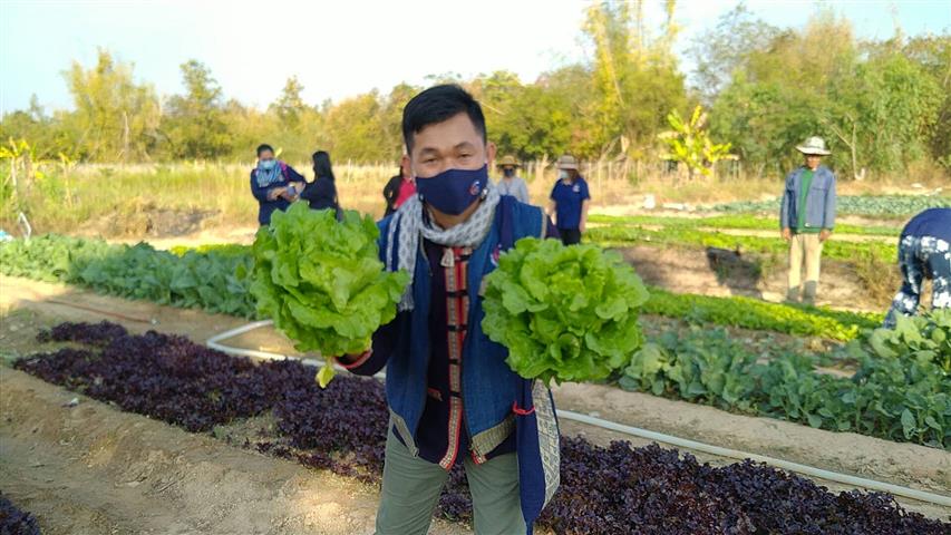 พช.นครพนม จัดทีมลงพื้นที่ติดตามการเคลื่อนกิจกรรมที่ 2 พัฒนาพื้นที่ครัวเรือนต้นแบบการพัฒนาคุณภาพชีวิตระดับครัวเรือน (HLM) พื้นที่อำเภอเมืองนครพนมและอำเภอปลาปาก จังหวัดนครพนม