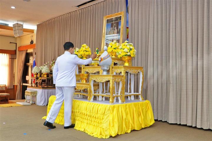 พช.นครพนม ร่วมพิธีมอบปฏิทินหลวงพุทธศักราช 2564 พระราชทานสำหรับความสุขปีใหม่