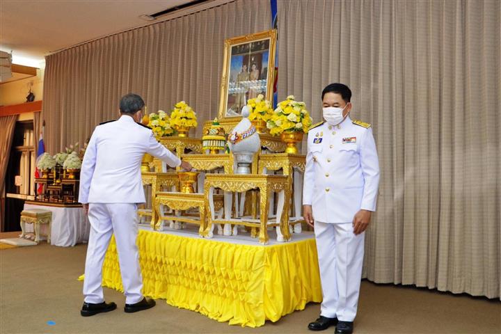 พช.นครพนม ร่วมพิธีมอบปฏิทินหลวงพุทธศักราช 2564 พระราชทานสำหรับความสุขปีใหม่