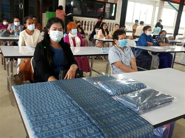 ?พช.นครพนม ร่วมประชุมการขับเคลื่อนกิจกรรม “ผ้าไทยใส่ให้สนุก” ตามพระดำริ สมเด็จพระเจ้าลูกเธอเจ้าฟ้าสิริวัณณวรี นารีรัตนราชกัญญา : กิจกรรมการส่งเสริมศูนย์กลางการซื้อขายเส้นไหมนครชัยบุรินทร์