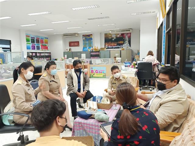 ?พช.นครพนม ร่วมมือกับบริษัทประชารัฐรักสามัคคีนครพนม (วิสาหกิจเพื่อสังคม) จำกัด ส่งเสริมการขายและประชาสัมพันธ์สินค้า OTOP สู้ภัยโควิด – 19