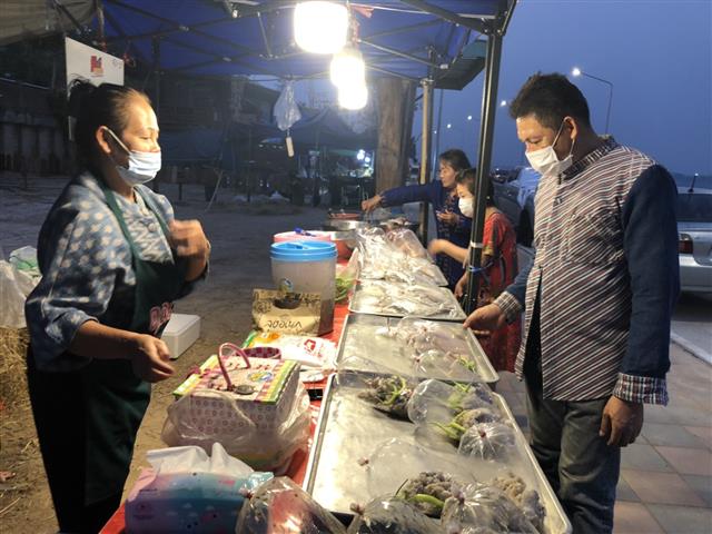 นครพนม เชิญชวนทุกท่าน “ชม ชิม ช้อป” สินค้าชุมชนแบบ New Normal