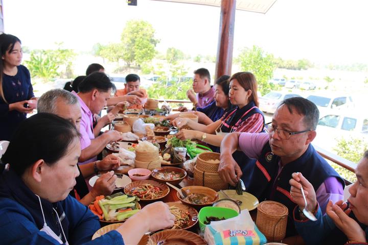 พช.นครพนม ยกทัพ ขับเคลื่อนโครงการ ”เยือนถิ่น กินนอน เล่าขานตำนานงานพัฒนาชุมชน” หมู่บ้านท่องเที่ยว OTOP นวัตวิถี บ้านโพน
