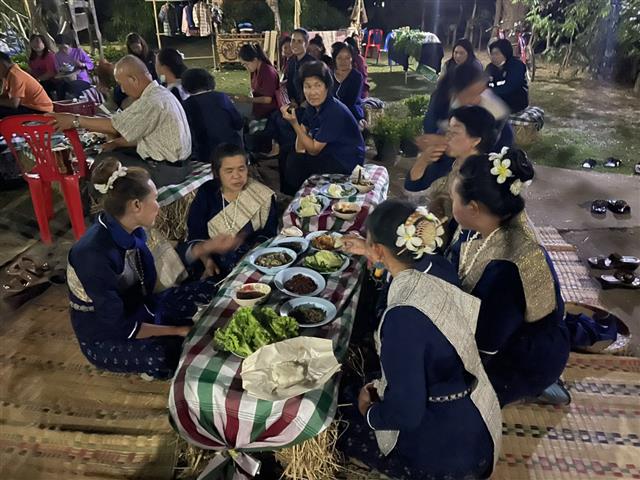 พช.นครพนม ยกทัพ ขับเคลื่อนโครงการ ”เยือนถิ่น กินนอน เล่าขานตำนานงานพัฒนาชุมชน” หมู่บ้านท่องเที่ยว OTOP นวัตวิถี บ้านโพน