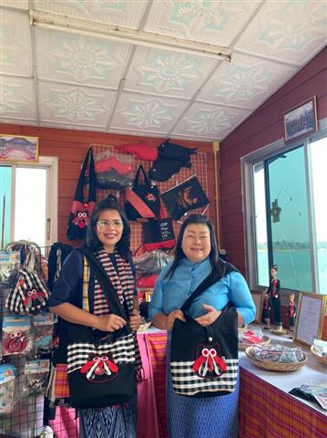 พ่อเมืองนครพนมเชิญชวนนักท่องเที่ยวชมวิถีชีวิต 8 ชนเผ่า 2 เชื้อชาติ เสน่ห์ชุมชนจังหวัดนครพนม
