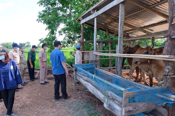 ผู้ว่าฯ นครพนม นำส่วนราชการ จับมือภาคเอกชนเพิ่มพื้นที่เรียนรู้ทฤษฎีใหม่ รูปแบบ “โคก หนอง นา ประชารัฐสามัคคี”