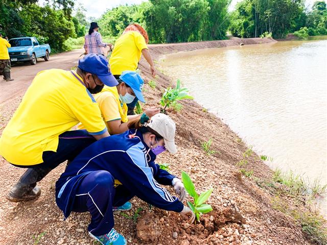 พช.นครพนม สำนึกในพระมหากรุณาธิคุณ พร้อมใจจัดกิจกรรม “จิตอาสาพัฒนาชุมชน” เฉลิมพระเกียรติเนื่องในโอกาสมหามงคลเฉลิมพระชนมพรรษา พระบาทสมเด็จพระปรเมนทรรามาธิบดีศรีสินทรมหาวชิราลงกรณ พระวชิรเกล้าเจ้าอยู่หัว