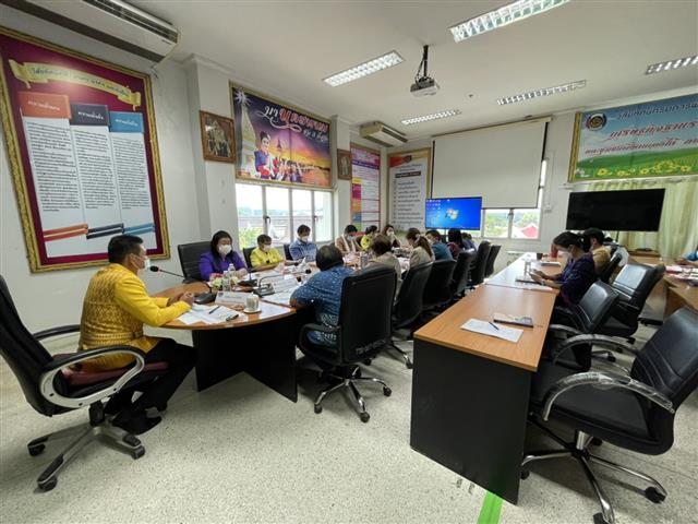 พช.นครพนม ประชุม Morning Brief ผู้อำนวยการกลุ่มงาน นักวิชาการพัฒนาชุมชนและเจ้าหน้าที่ทุกคนในการขับเคลื่อนงานพัฒนาชุมชน ไตรมาส 4 ประจำปี 2564