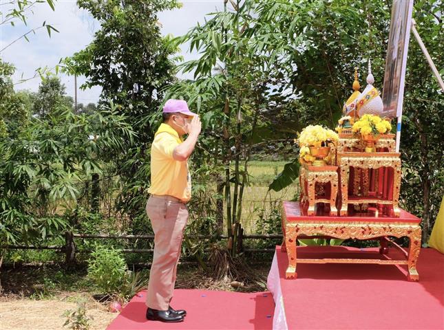 พช.นครพนม จัดกิจกรรม “จิตอาสาพัฒนาชุมชนเอามื้อสามัคคี” เฉลิมพระเกียรติเนื่องในโอกาสมหามงคลเฉลิมพระชนมพรรษา พระบาทสมเด็จพระปรเมนทรรามาธิบดีศรีสินทรมหาวชิราลงกรณ พระวชิรเกล้าเจ้าอยู่หัว
