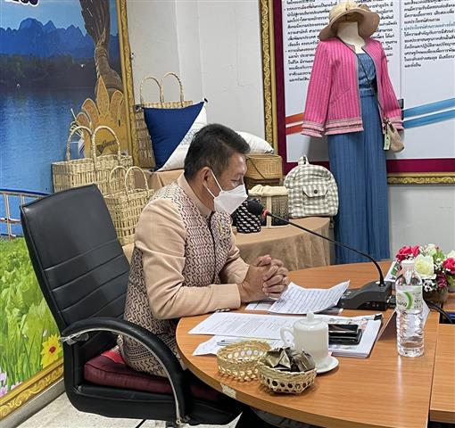พช.นครพนม ร่วมรับฟังการประชุมกรมการพัฒนาชุมชน ครั้งที่ 8/2564 ผ่านระบบ Zoom Cloud Meeting