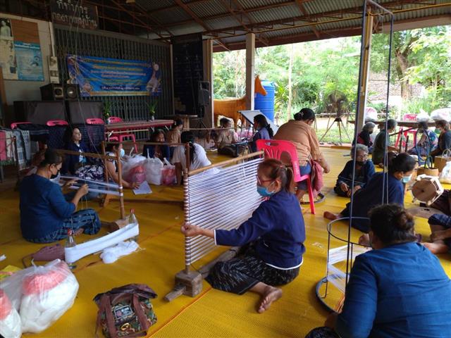 พช.นครพนม ยกระดับผ้าทอนครพนม “สืบสานภูมิปัญญา พัฒนาผ้าไทย” เพื่อสร้างงาน สร้างอาชีพ สร้างรายได้สู่ชุมชน