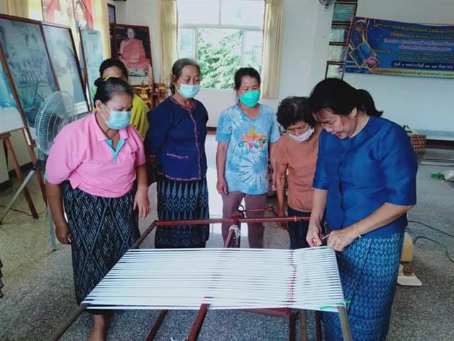 พช.นครพนม ยกระดับผ้าทอนครพนม “สืบสานภูมิปัญญา พัฒนาผ้าไทย” เพื่อสร้างงาน สร้างอาชีพ สร้างรายได้สู่ชุมชน